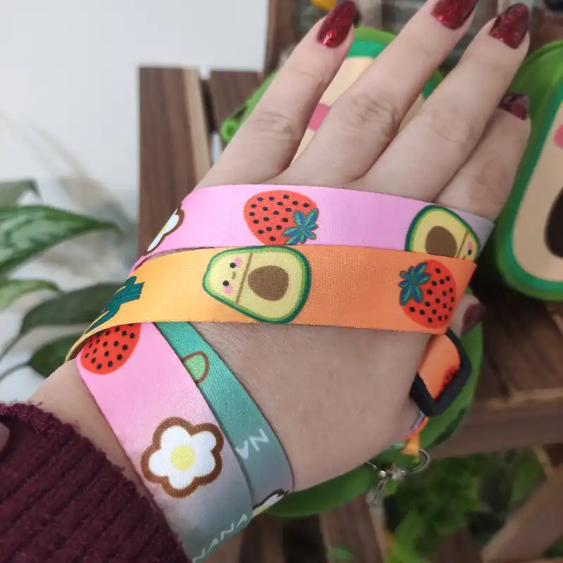 کیف دوشی بچگانه مدل سیلیکونی طرح آووکادو کد 812