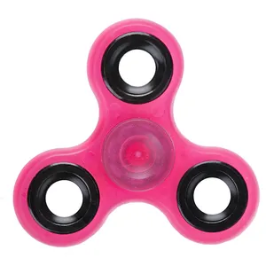 اسپینر دستی مدل Triangular Fingertip Gyro 2