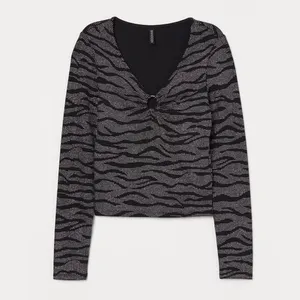 بلوز زنانه دیوایدد مدل جلو حلقه شاین کد 1470023