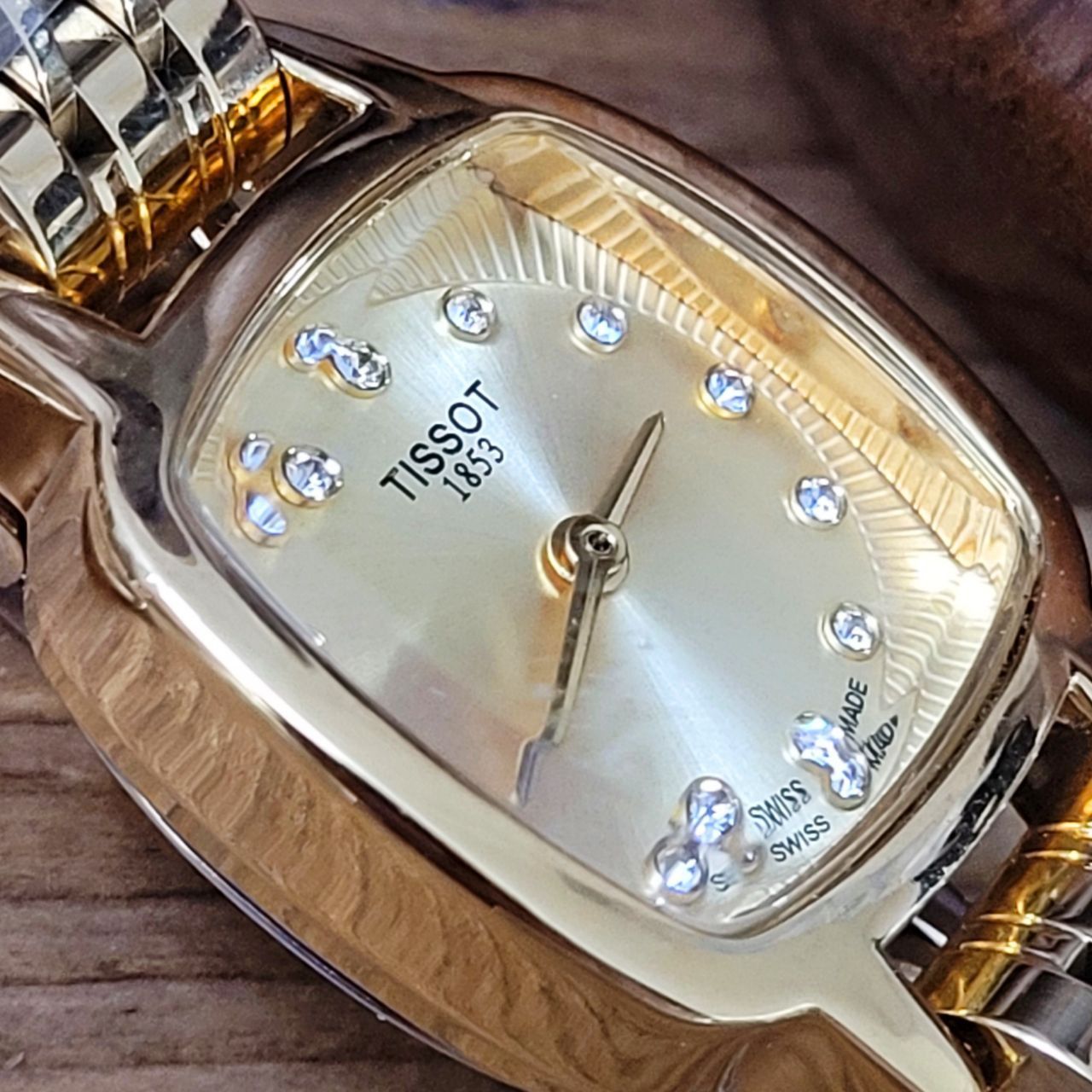 ساعت مچی عقربه ای زنانه مدل T_sot 01 - - 12