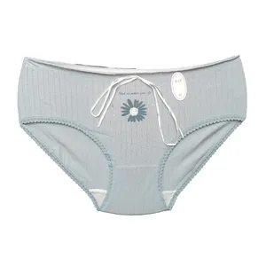 شورت زنانه مدل بابونه کبریتی