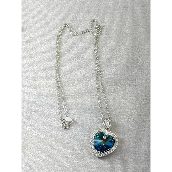 گردنبند نقره زنانه سواروسکی مدل قلب خاص کد 2023 گردنبند نقره زنانه سواروسکی مدل قلب خاص کد 2023