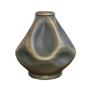 گلدان دکوری مدل دفرمه کد 2002