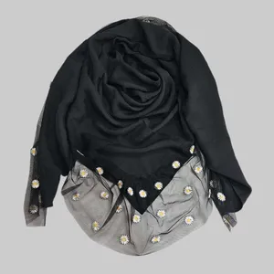 روسری زنانه مدل حاشیه بابونه