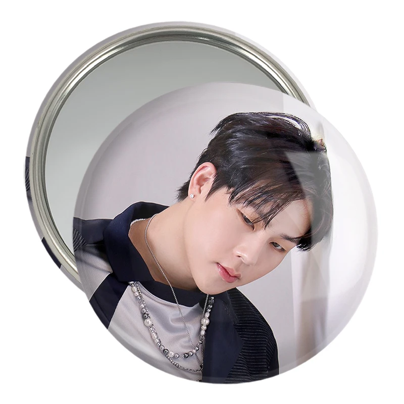 آینه جیبی خندالو مدل جوهان گروه مانستا اکس MONSTA X  کد 21135