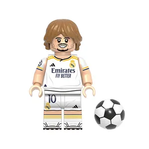 ساختنی برانت طرح بازیکن فوتبال مودریچ با لباس رئال مادرید