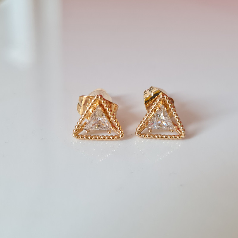 گوشواره دخترانه ژوپینگ مدل مثلثی