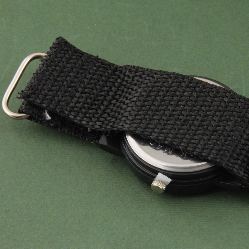 ساعت مچی عقربه ای پسرانه مدل ورزشی بند کتان چسبی طرح بارسلونا کد WHK_099 ساعت مچی عقربه ای پسرانه مدل ورزشی بند کتان چسبی طرح بارسلونا کد WHK_099