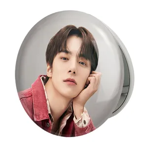 آینه جیبی خندالو طرح مینهیوک گروه مانستا اکس MONSTA X مدل تاشو کد 21168 