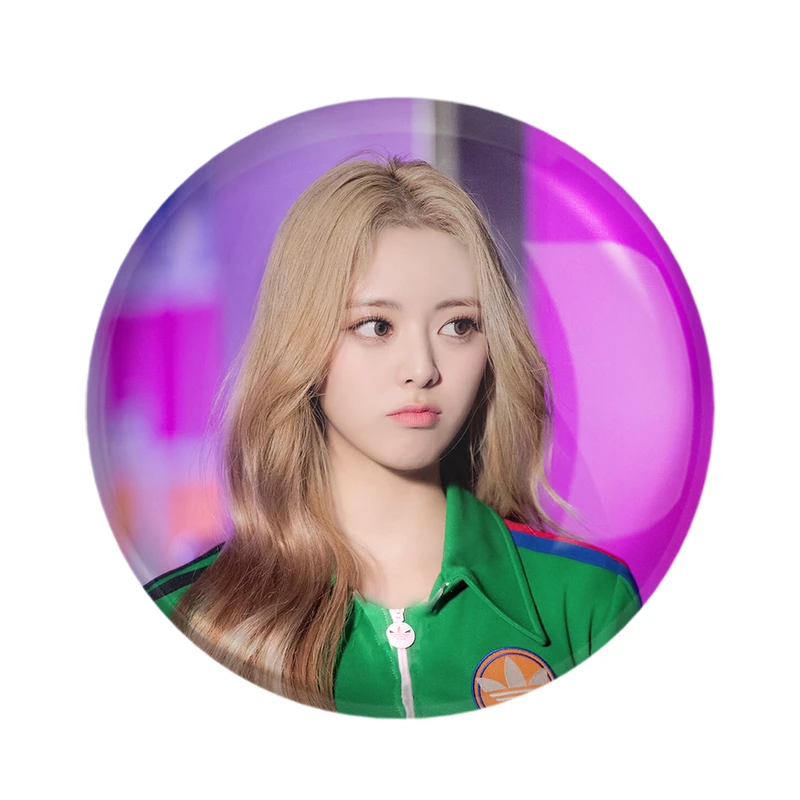 مگنت خندالو مدل یونا گروه ایتزی ITZY  کد 20213