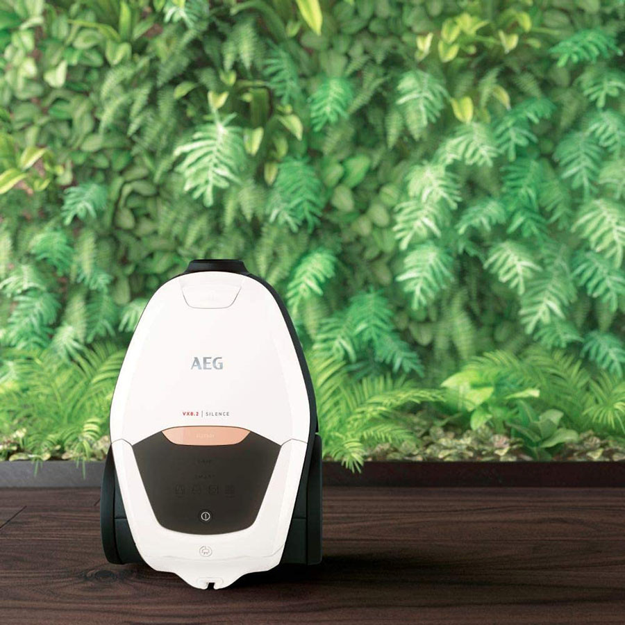 جاروبرقی 2200 وات  آ ا گ مدل  VX82-1-alr