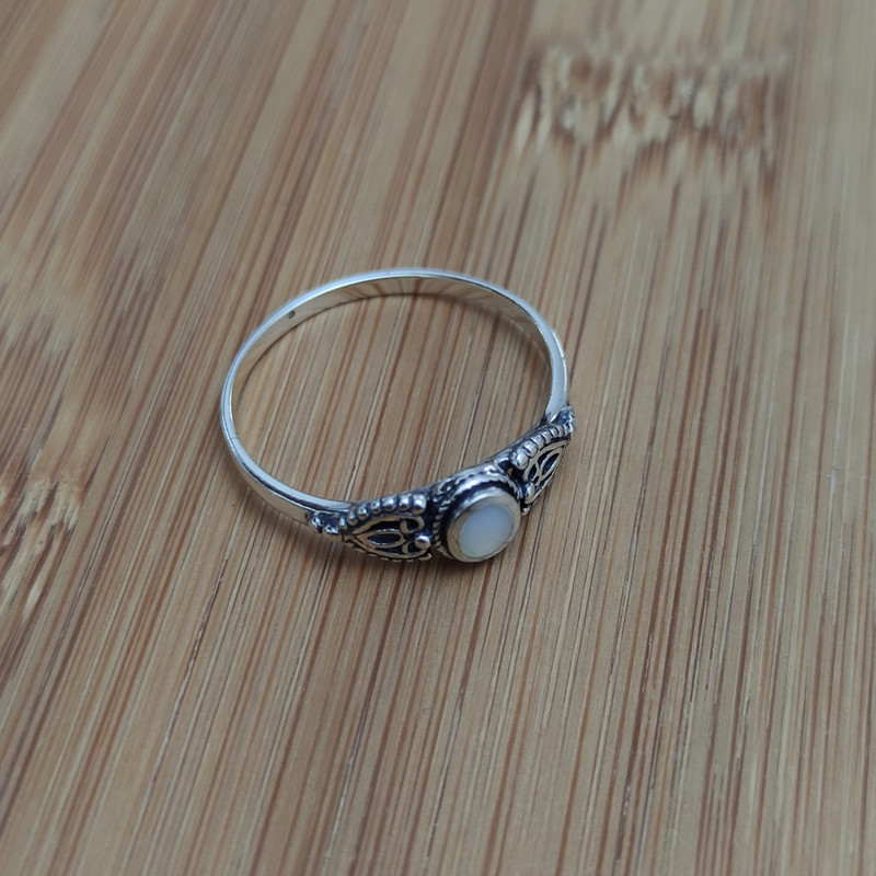 انگشتر نقره زنانه آی ام مدل ماه E2715 انگشتر نقره زنانه آی ام مدل ماه E2715