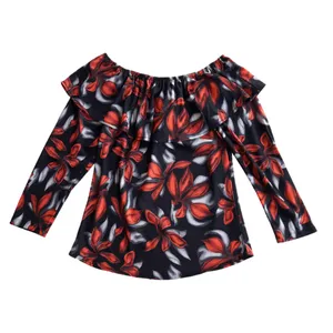 بلوز زنانه زیگ بل مدل یقه قایقی والان دار