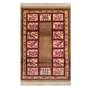 فرش دستباف یک و نیم متری طرح کف ساده مدل AA257