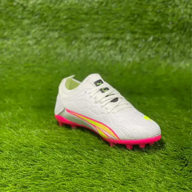 کفش فوتبال مردانه مدل استوک دار جمن pum2024