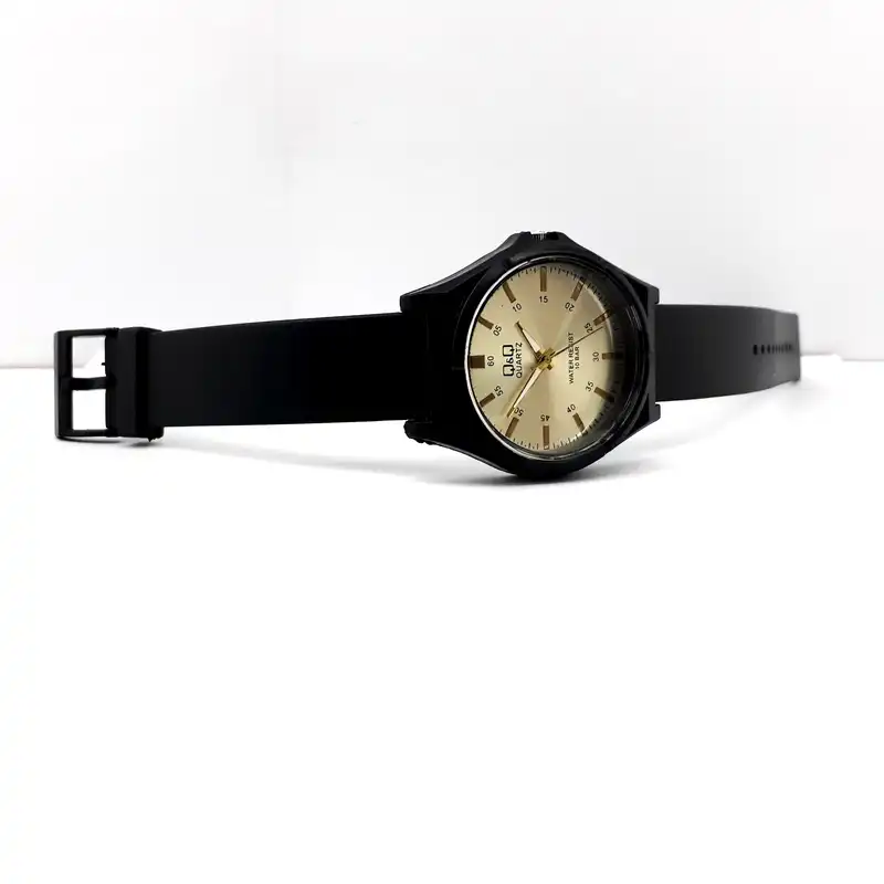 ساعت مچی عقربه ای مدل کلاسیک کد q2