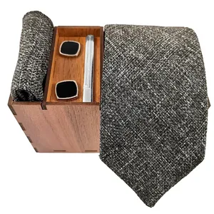 ست کراوات و دستمال جیب و دکمه سردست و گیره کراوات مردانه مدل 593