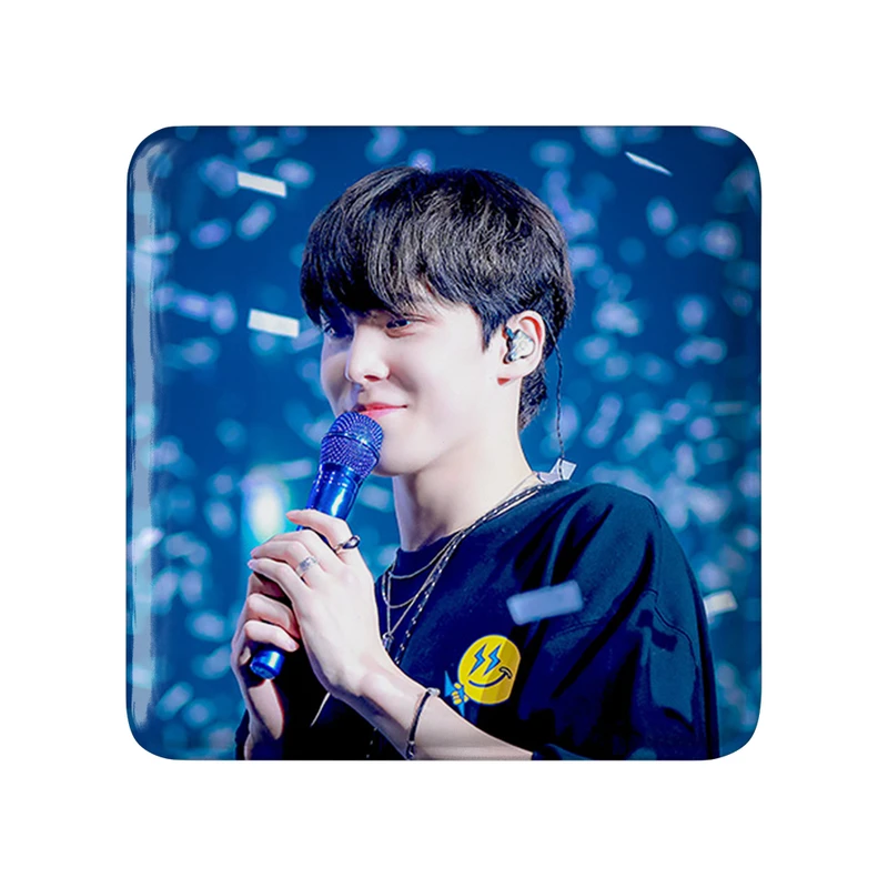 مگنت خندالو طرح یونهو گروه ایتیز ATEEZ  مدل مربعی کد 21214