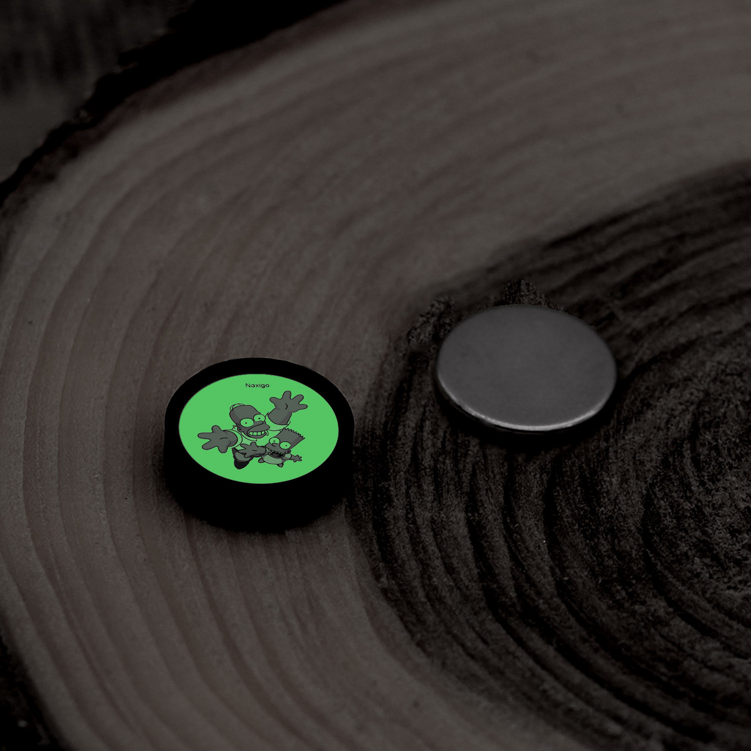 پیرسینگ گوش ناکسیگو مدل شب تاب طرح سیمپسون ها کد PM6490 پیرسینگ گوش ناکسیگو مدل شب تاب طرح سیمپسون ها کد PM6490