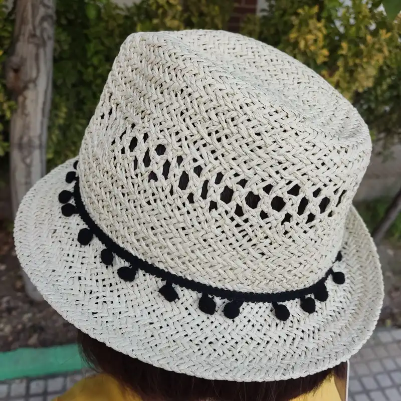 کلاه مدل لبه کوتاه