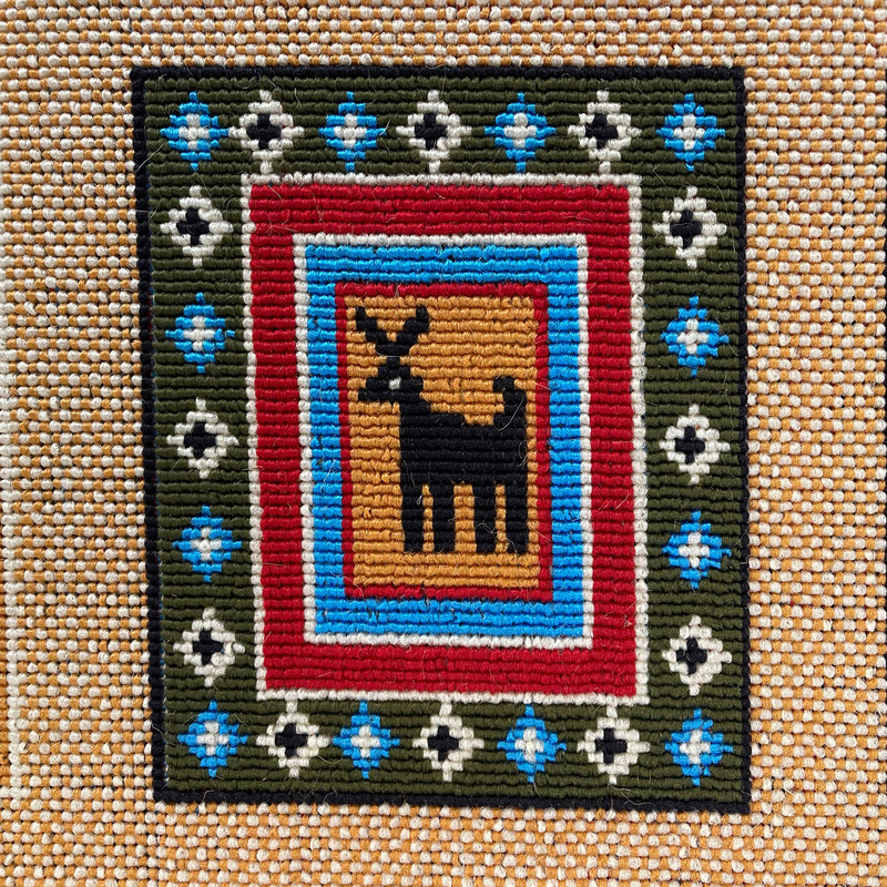 گلیم ماشینی مدل خشتی طرح گرد