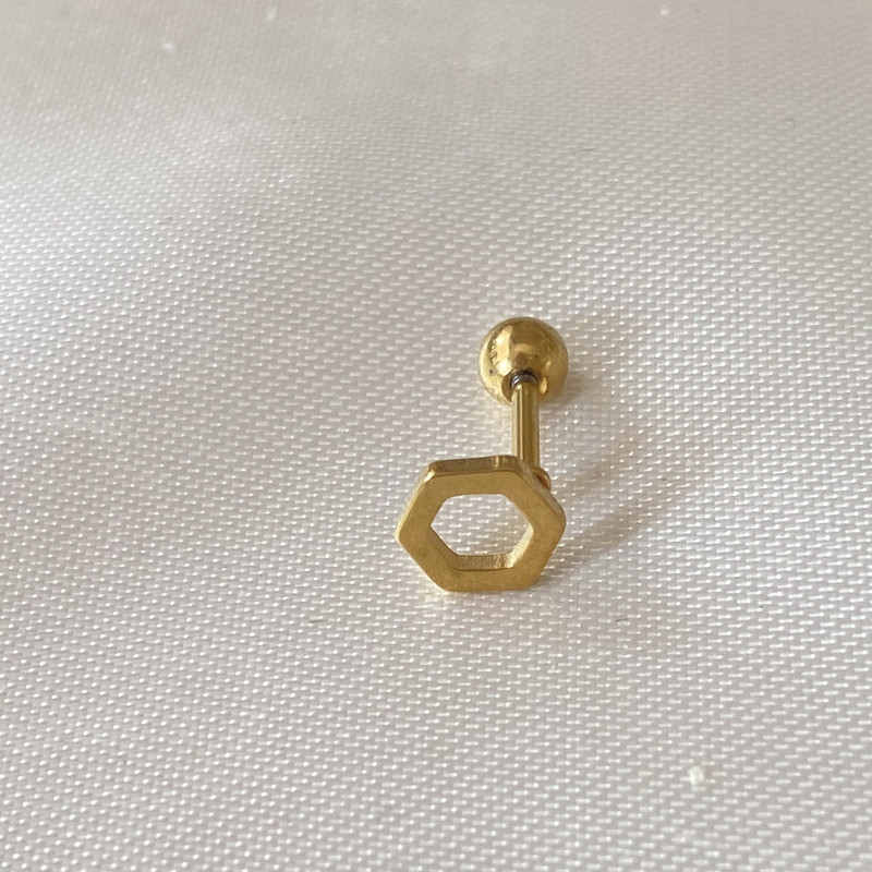 پیرسینگ گوش مدل شش ضلعی کد B