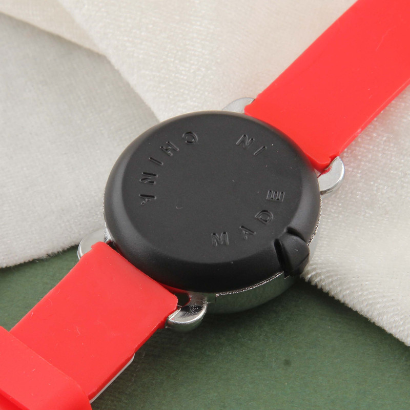 ساعت مچی دیجیتال پسرانه مدل فانتزی طرح اعداد کد WHK_082 ساعت مچی دیجیتال پسرانه مدل فانتزی طرح اعداد کد WHK_082