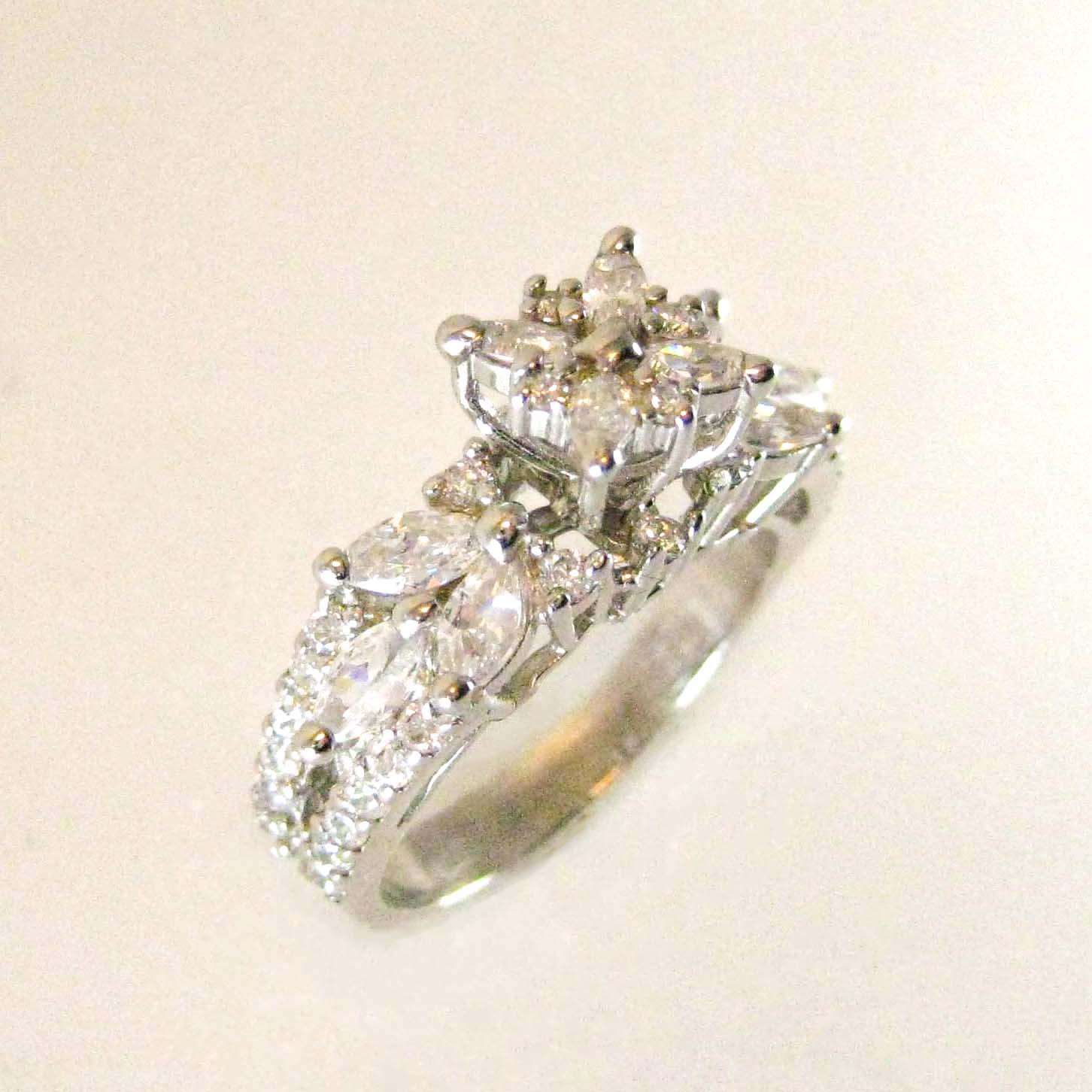 انگشتر نقره زنانه مدل R069