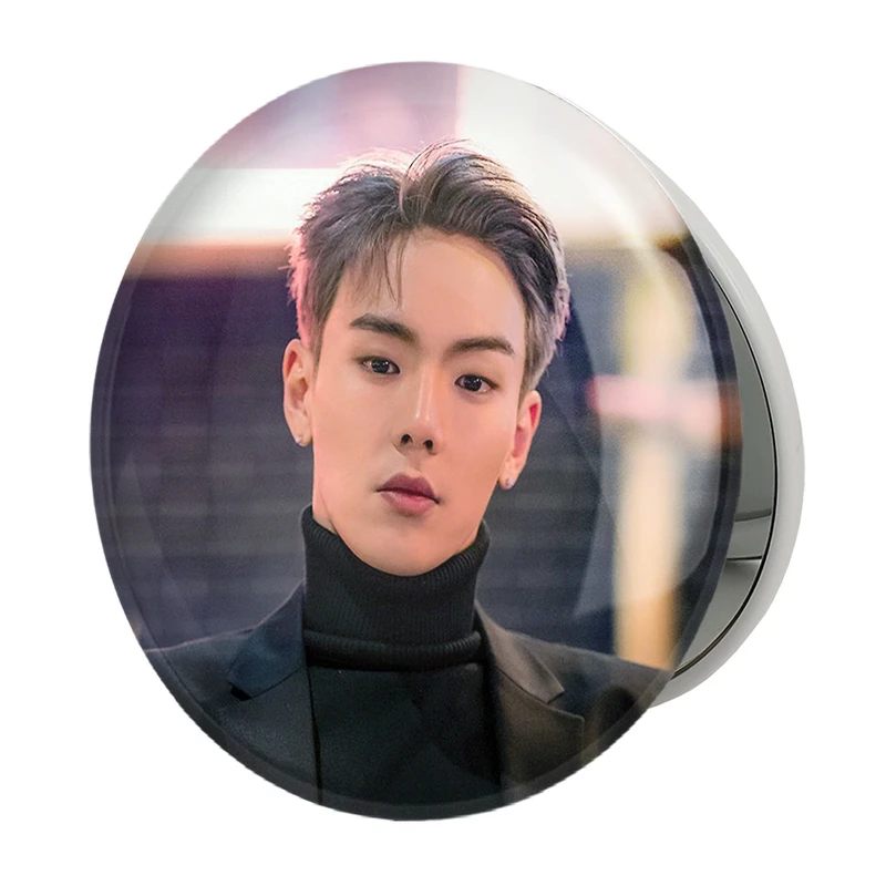 آینه جیبی خندالو طرح شونو گروه مانستا اکس MONSTA X مدل تاشو کد 21143 