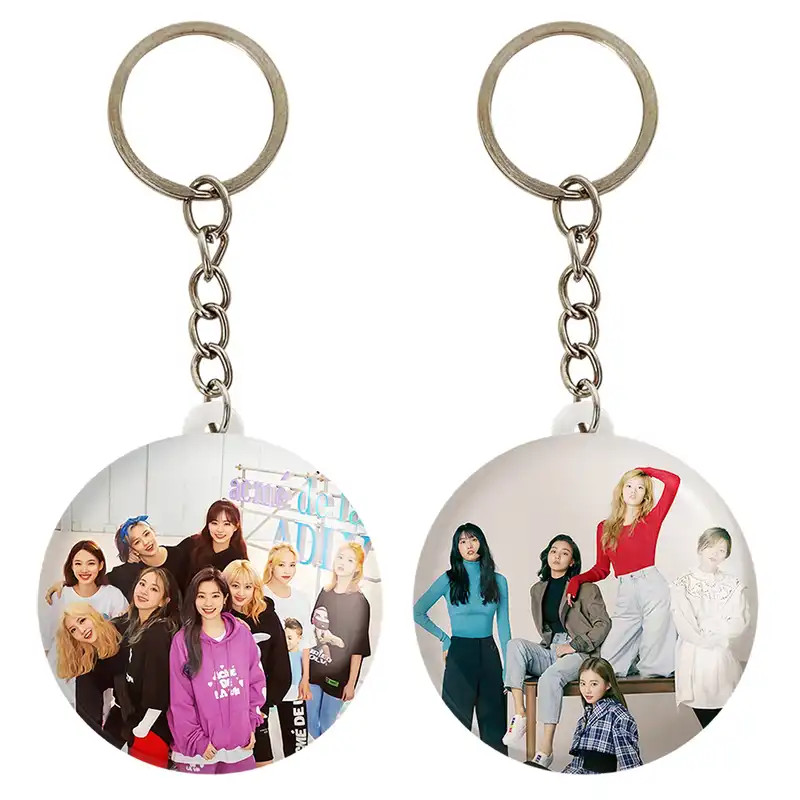 جاکلیدی خندالو مدل گروه توایس TWICE کد 1996419961 مجموعه 2 عددی