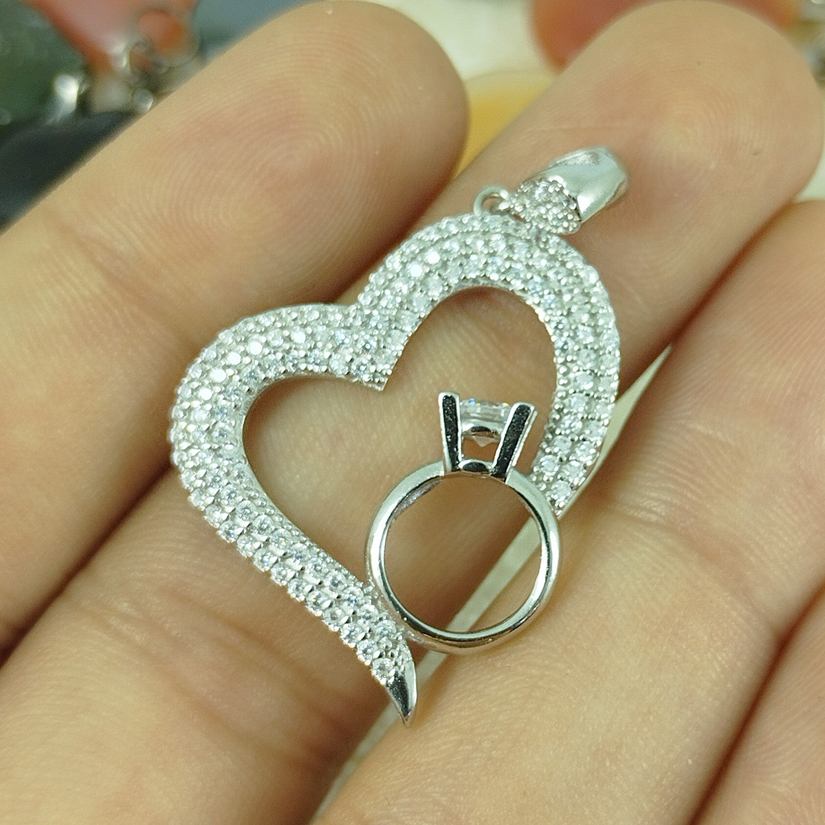 آویز گردنبند نقره زنانه سلین کالا مدل تکتاش آویز گردنبند نقره زنانه سلین کالا مدل تکتاش