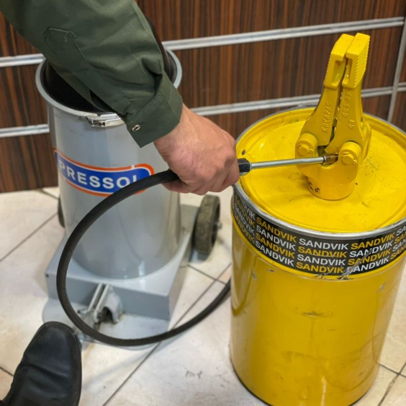 پمپ گریس پرسول مدل 17793 پمپ گریس پرسول مدل 17793