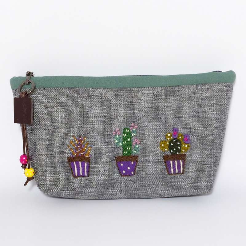 کیف لوازم آرایش زنانه مدل کاکتوس 1