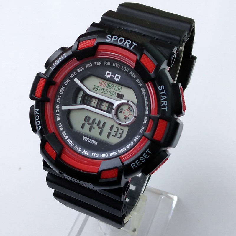 ساعت مچی دیجیتال پسرانه کیو اند کیو کد 1398 ساعت مچی دیجیتال پسرانه کیو اند کیو کد 1398