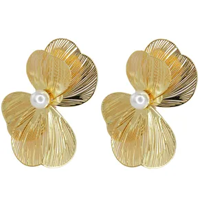 گوشواره میخی زنانه زودیکا مدل توری کد AAC1123