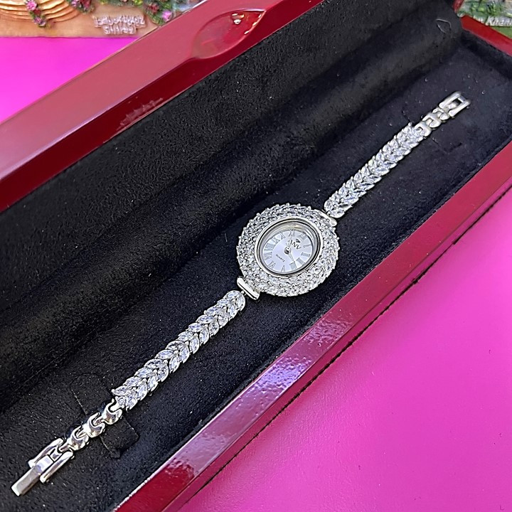 ساعت مچی عقربه ای نقره زنانه ای ان وی کد glsr-261 ساعت مچی عقربه ای نقره زنانه ای ان وی کد glsr-261