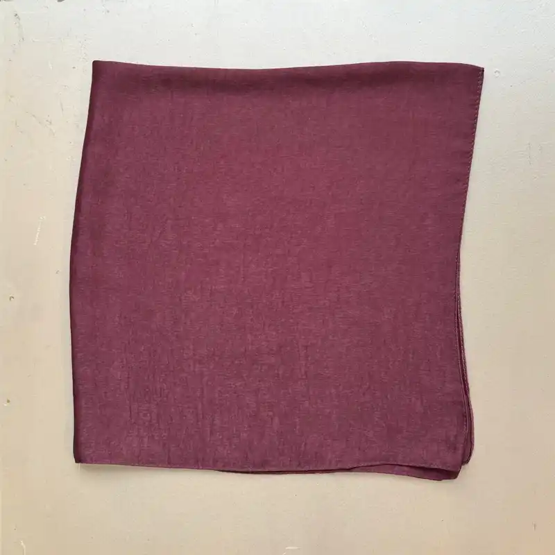 روسری زنانه مدل پتینه ابر و بادی