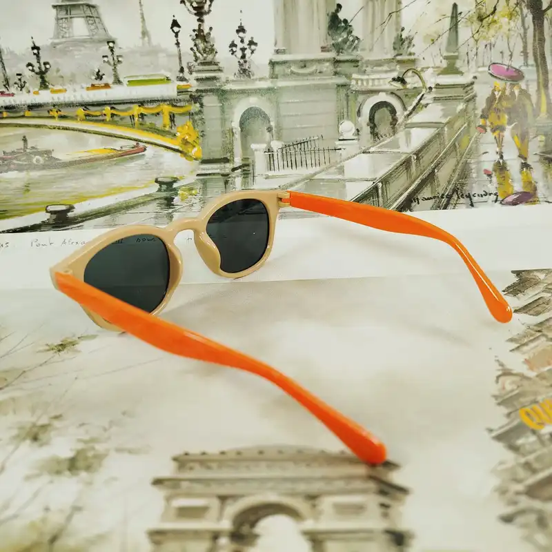 عینک آفتابی بچگانه مدل CH11 کد BR