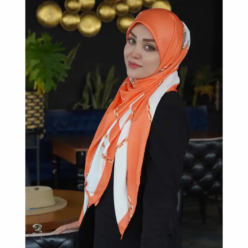 روسری زنانه مدل ابریشم توییل بهاره طرح زنجیری کد 2822