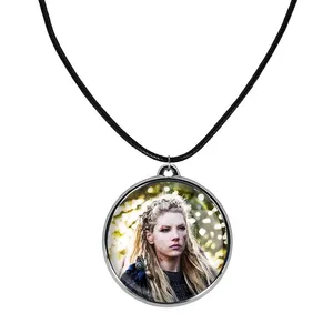 گردنبند خندالو مدل لاگرتا سریال وایکینگ ها Vikings کد 2910729108