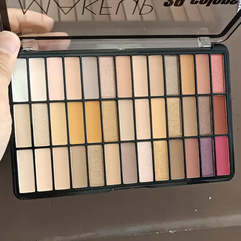 پالت سایه چشم دودو گرل مدل میکاپ استودیو