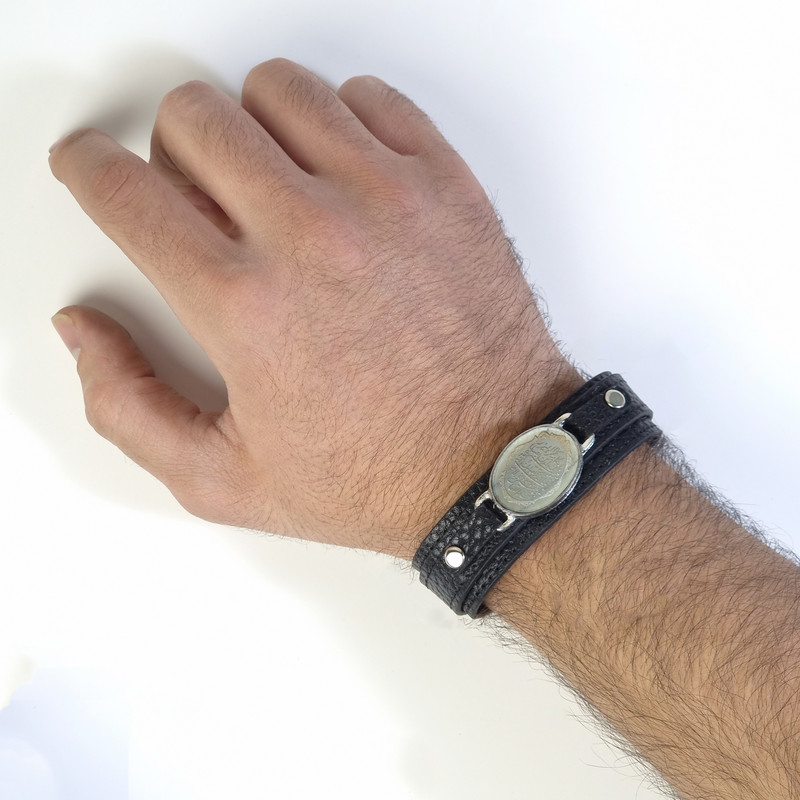 دستبند مدل چرم و سنگ طبیعی یشم طرح وان یکاد کد 112 دستبند مدل چرم و سنگ طبیعی یشم طرح وان یکاد کد 112