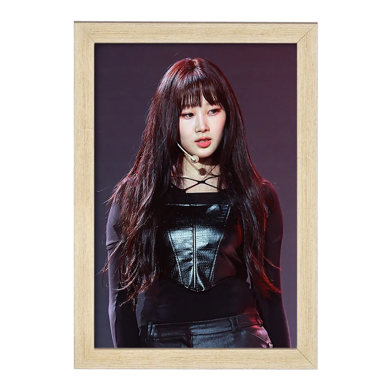 تابلو خندالو مدل جیزل گروه گروه آسپا Aespa  کد 19704