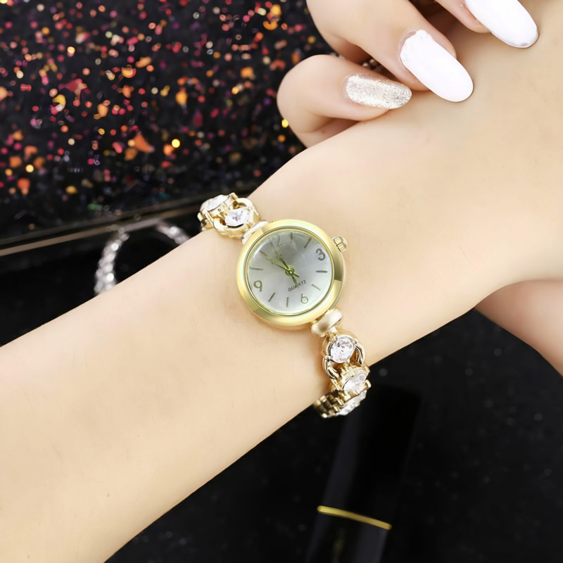 ساعت مچی عقربه ای زنانه مدل نگین دار دستبندی کد 1