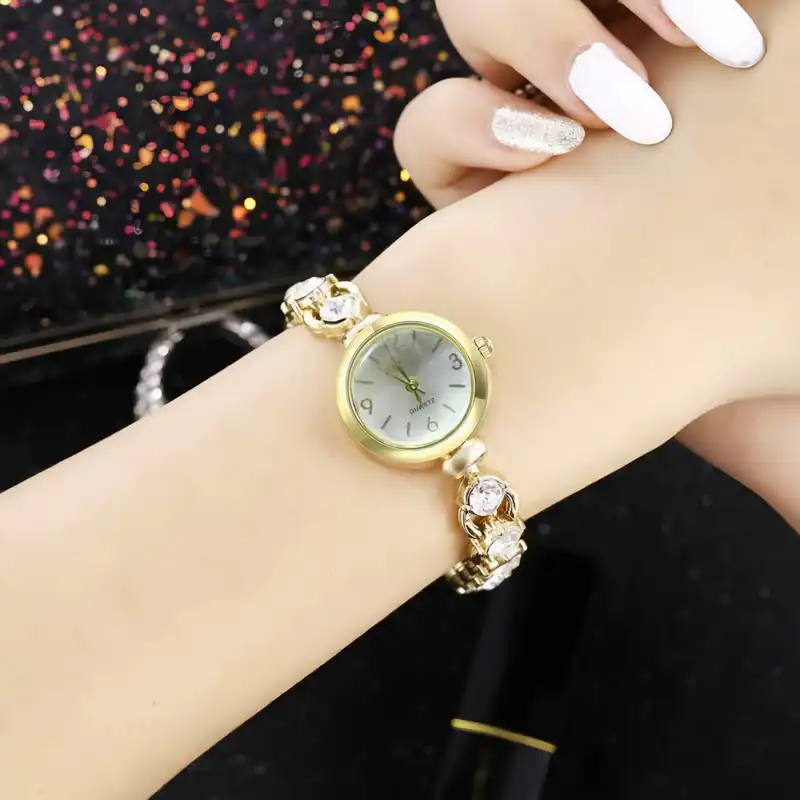 ساعت مچی عقربه ای زنانه مدل نگین دار دستبندی کد 1