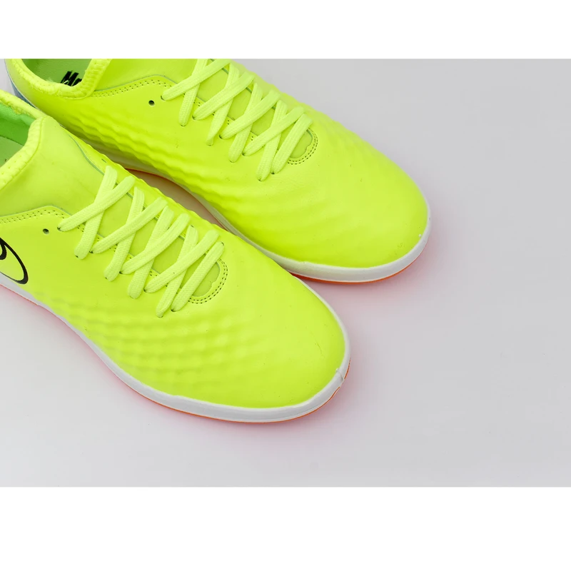 عکس شماره 3 : کفش فوتسال مردانه مدل مدرن کد 2-4064