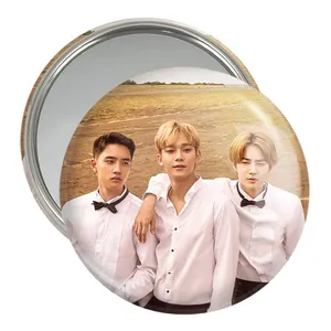 آینه جیبی خندالو مدل گروه اکسو EXO  کد 13639