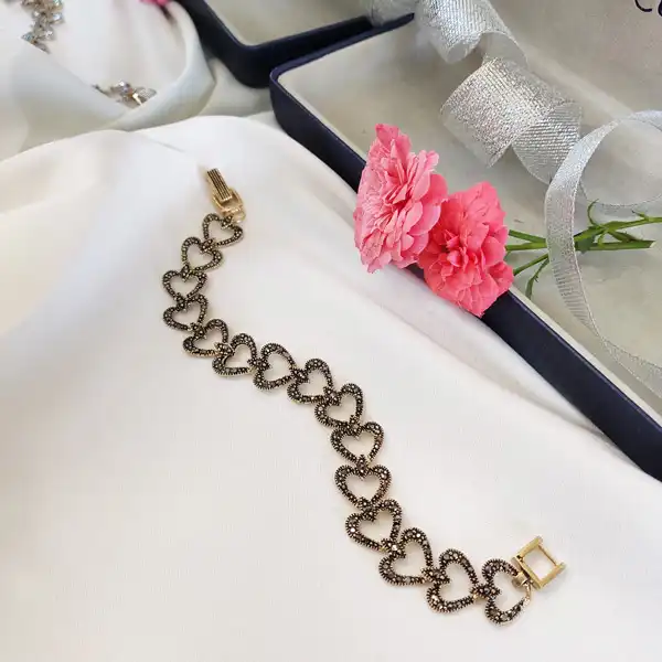 دستبند زنانه مدل قلبی طلاروس کد JW475.1