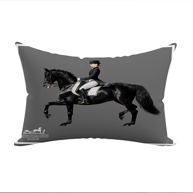 رو بالشی هرمس مدل اسب دار کد B0025