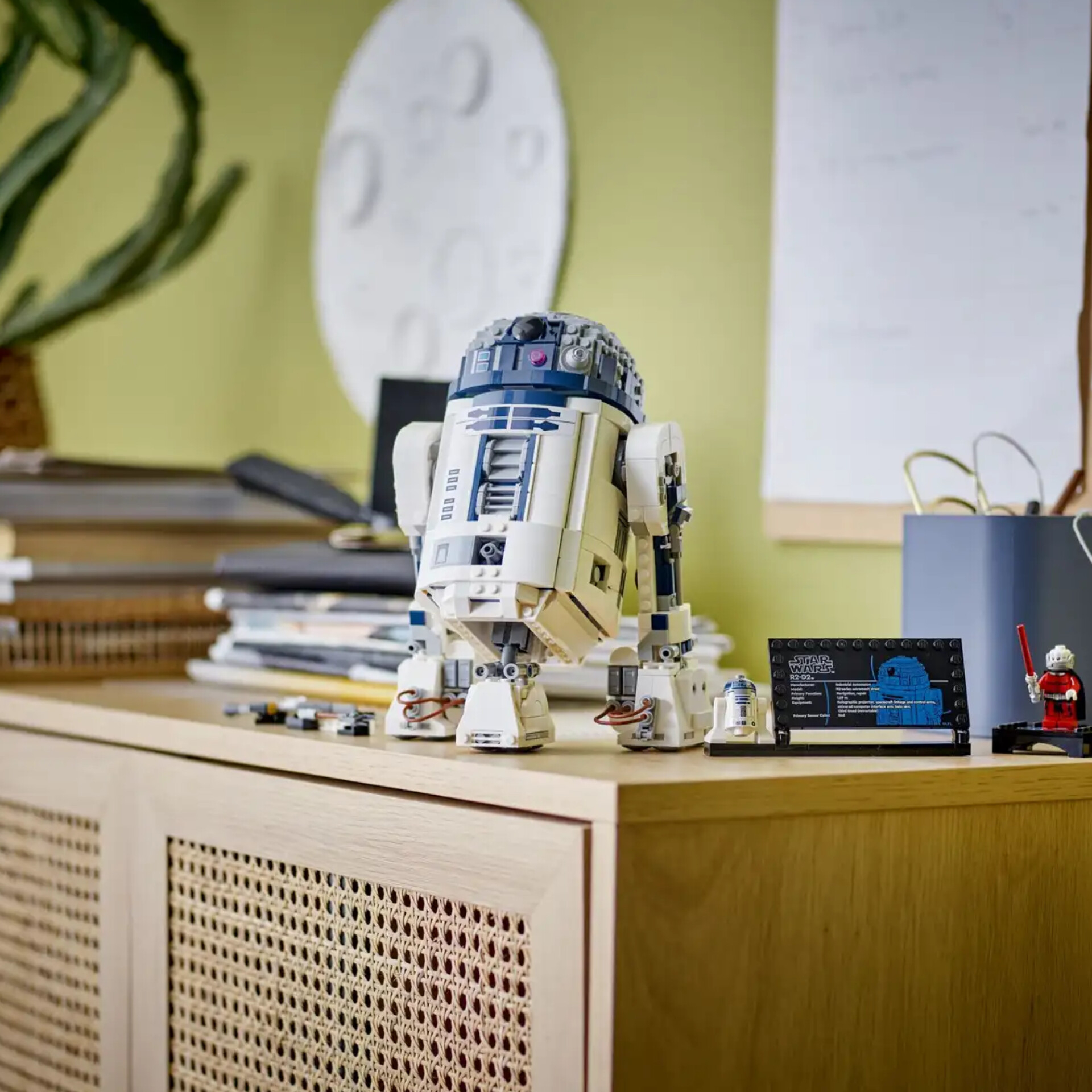 لگو سری استاروارز مدل R2-D2™ کد 75379 لگو سری استاروارز مدل R2-D2™ کد 75379
